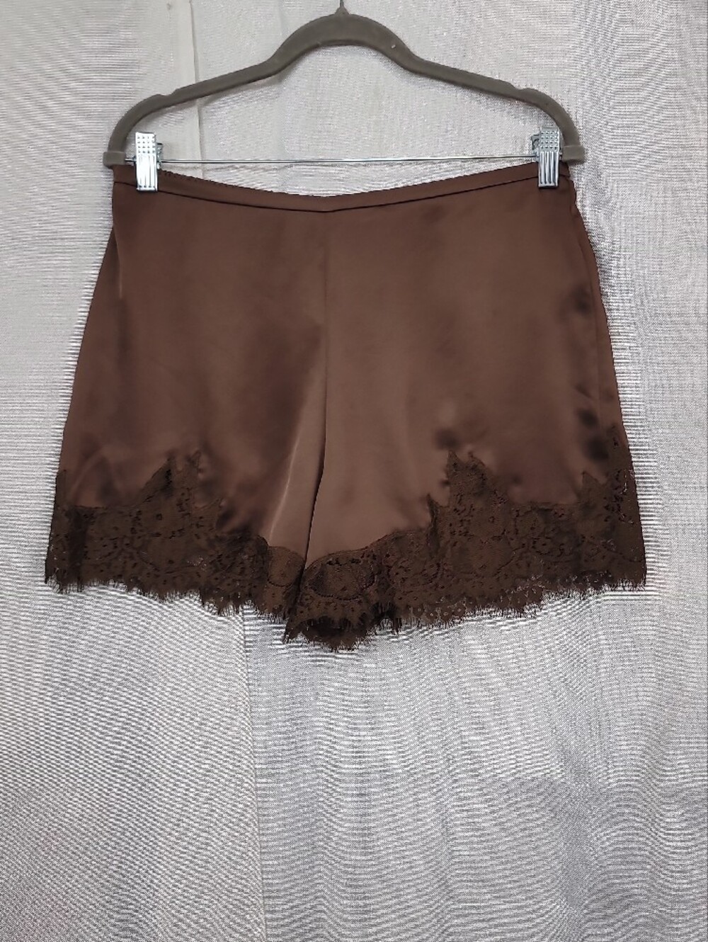 Reformation Fern Satin Lace Shorts Size Large - Picture 5 of 9